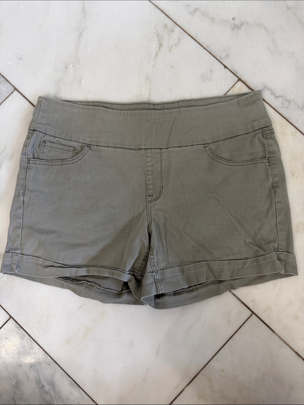Hannah Women’s Large Gray Pull On Wide Waistband Soft Cotton 5-pocket shorts